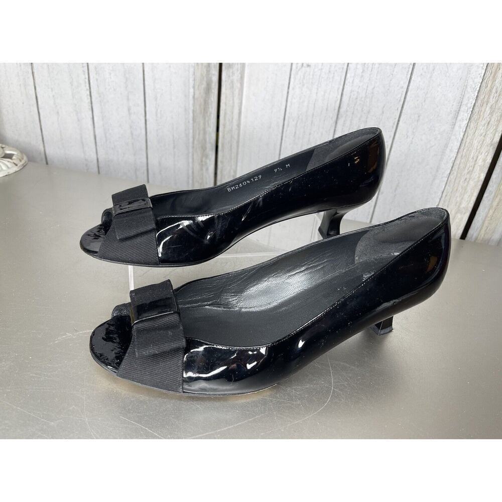 Stuart Weitzman Kitten Bow Heels Shoes 9.5M Patent Leather Pumps Peep Toe
